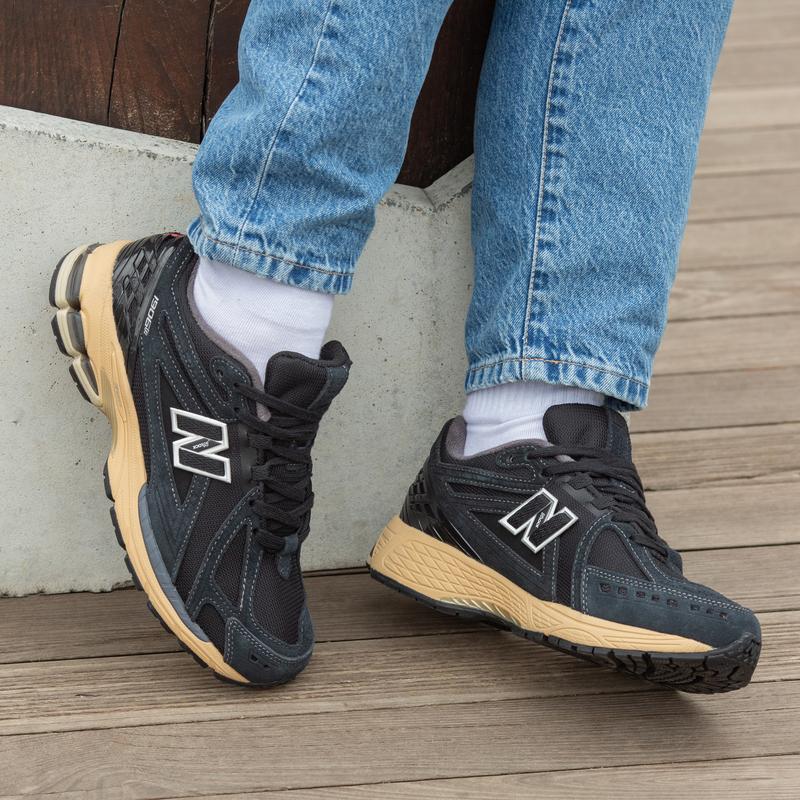 NEW BALANCE 1906R