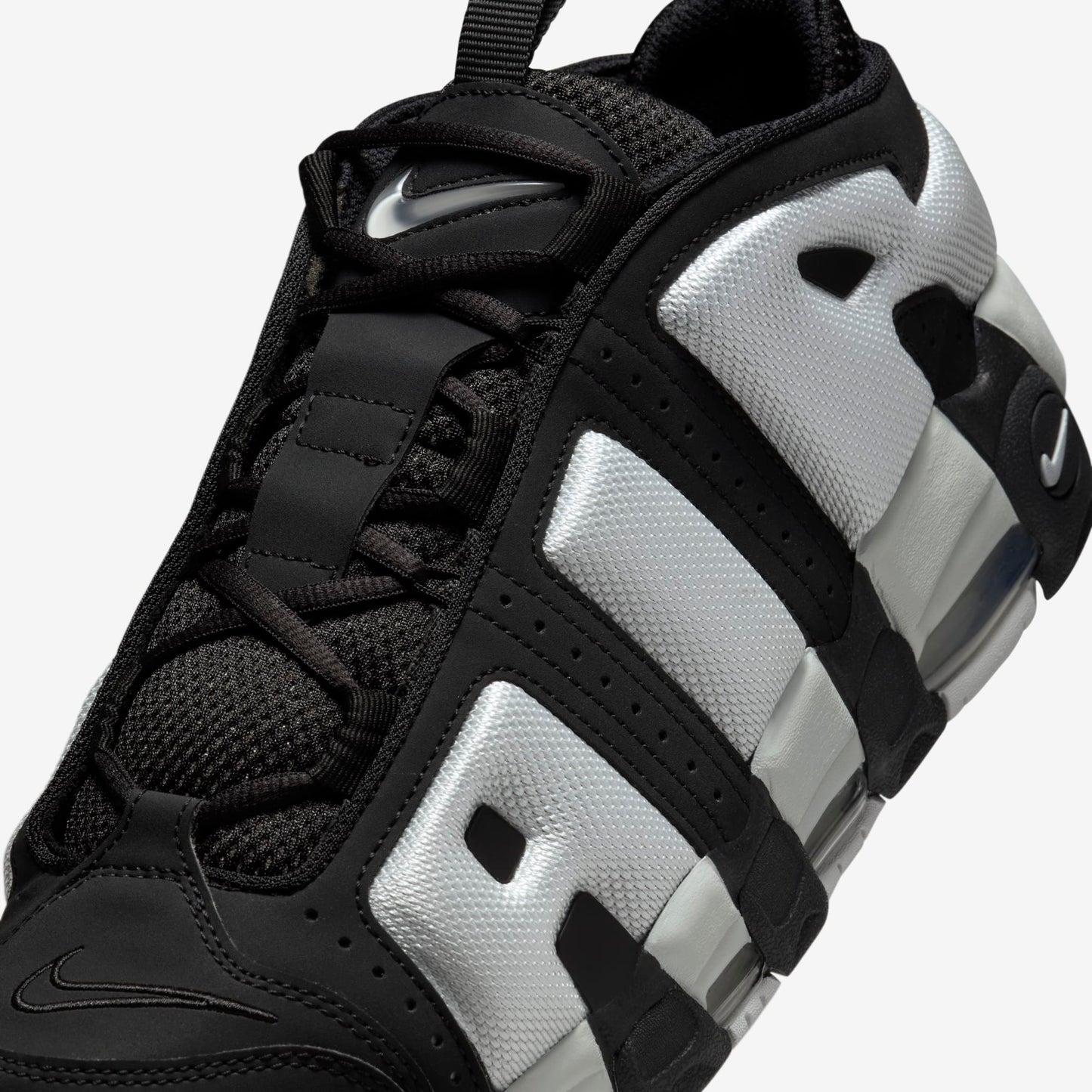 NIKE UPTEMPO LOW