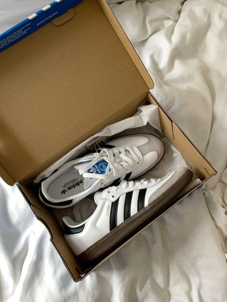 ADIDAS SAMBA