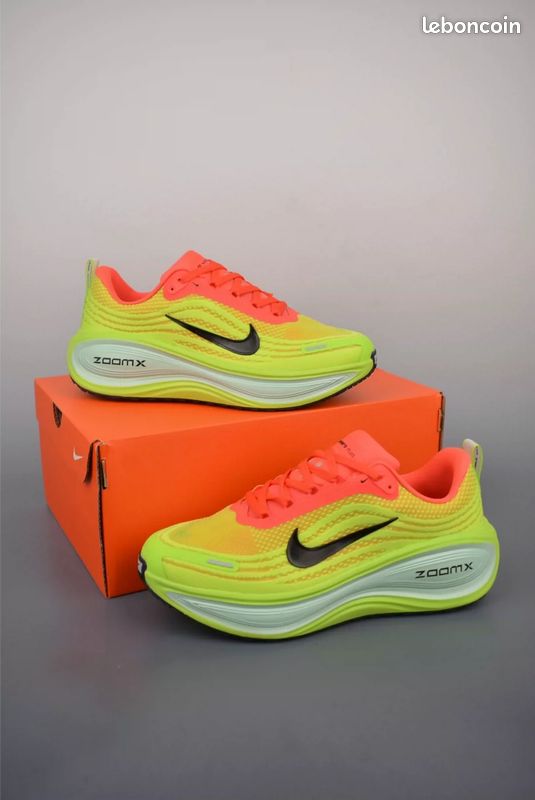 NIKE VOMERO 18