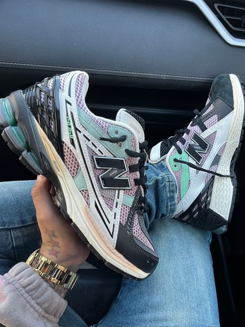 NEW BALANCE 1906R