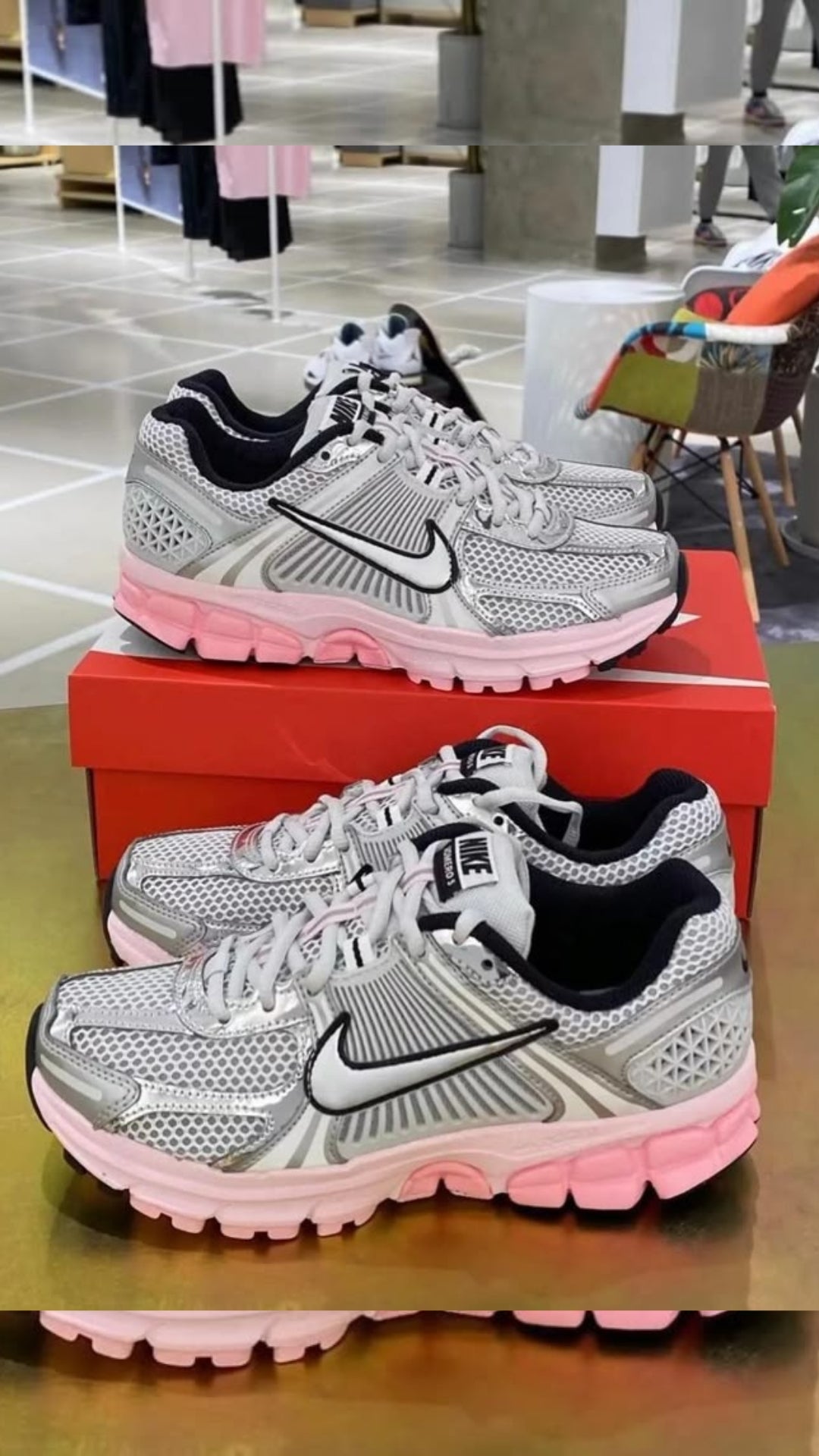 NIKE VOMERO 5