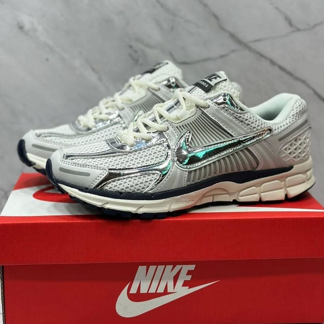 NIKE VOMERA