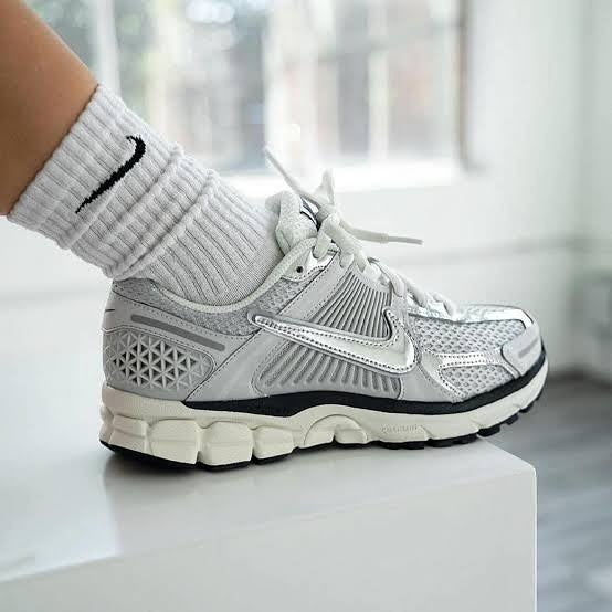 NIKE VOMERA