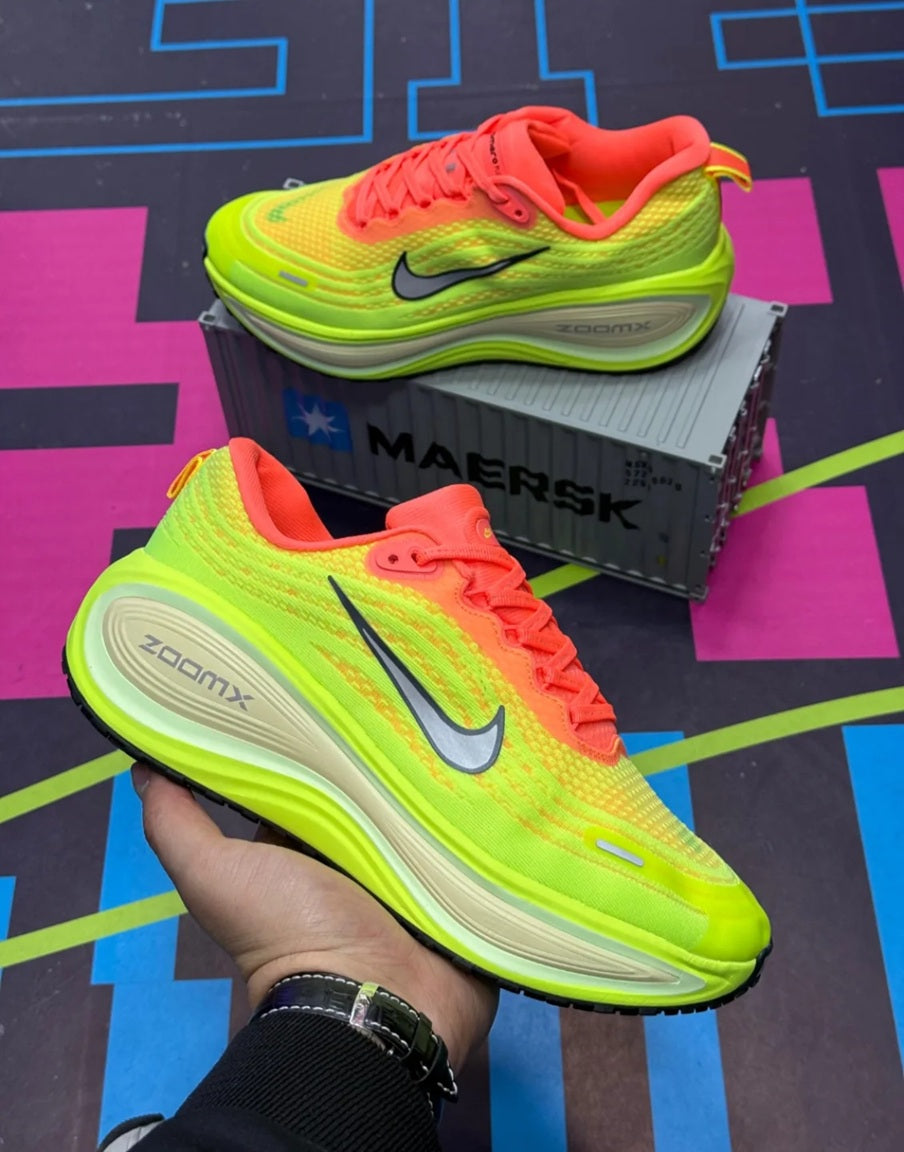 NIKE VOMERO 18