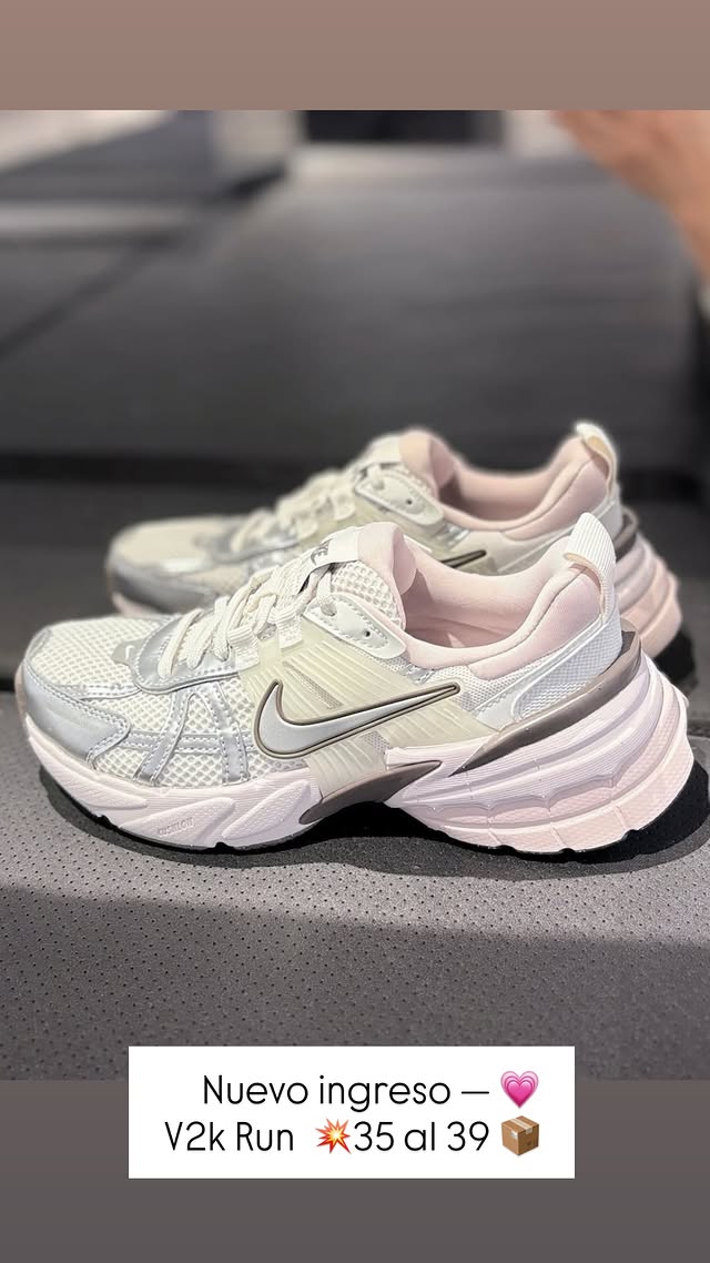 NIKE V2K RUN