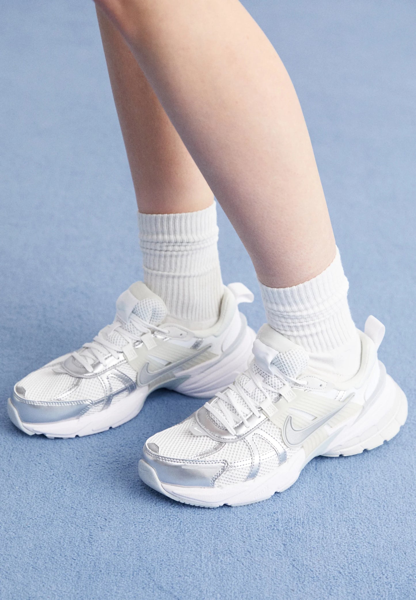 NIKE V2K RUN WHITE