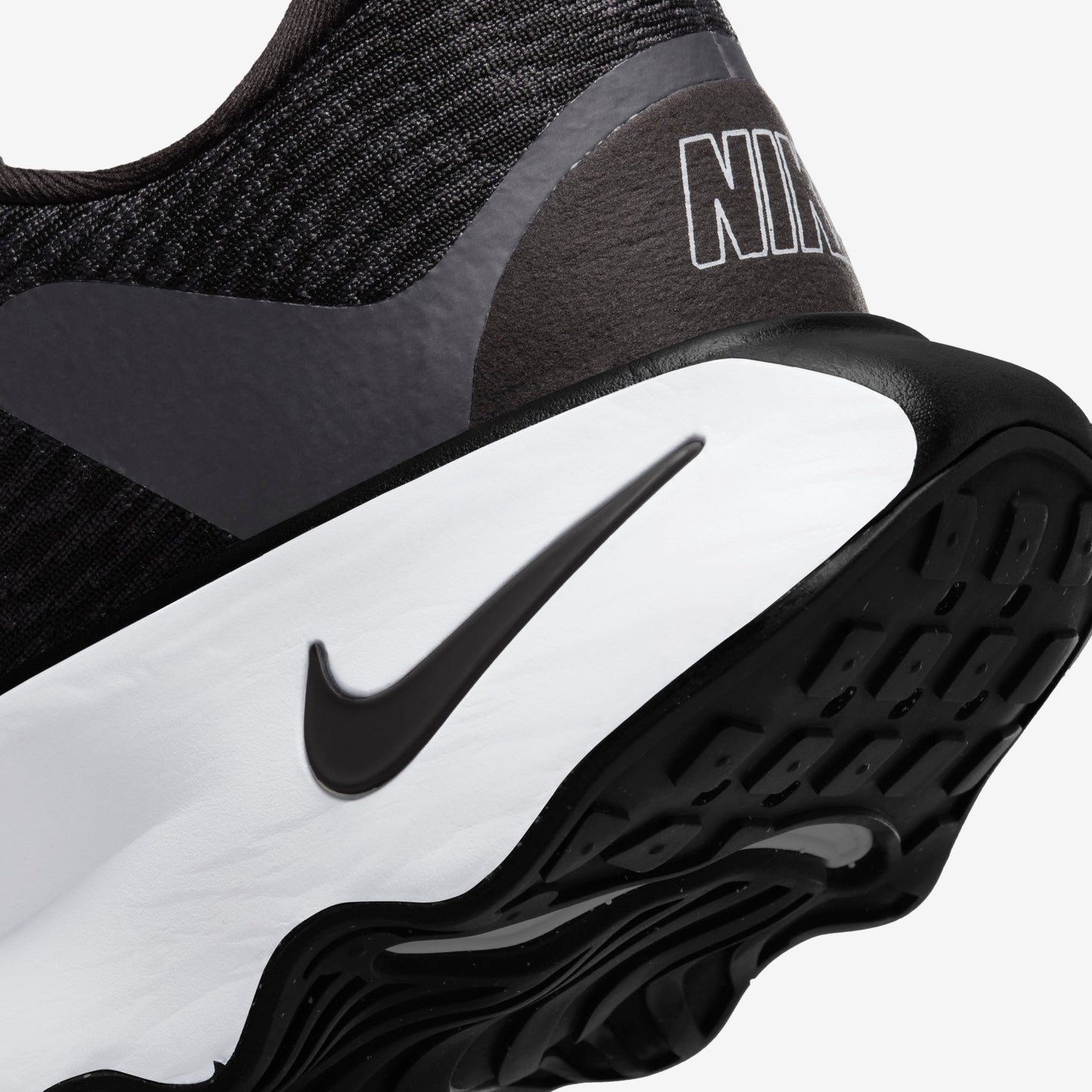 Nike running "MOTIVA"