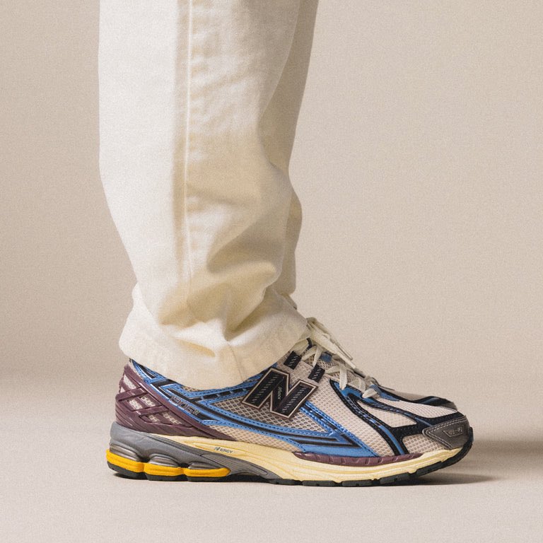 NEW BALANCE 1906R