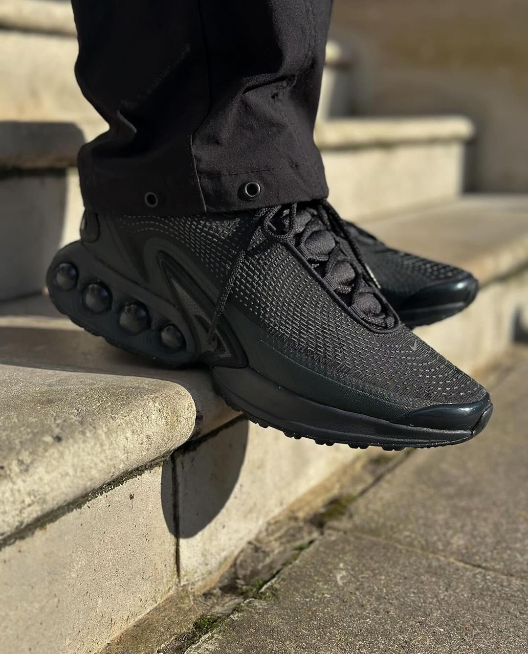 NIKE AIR MAX DN "TRIPLE BLACK"