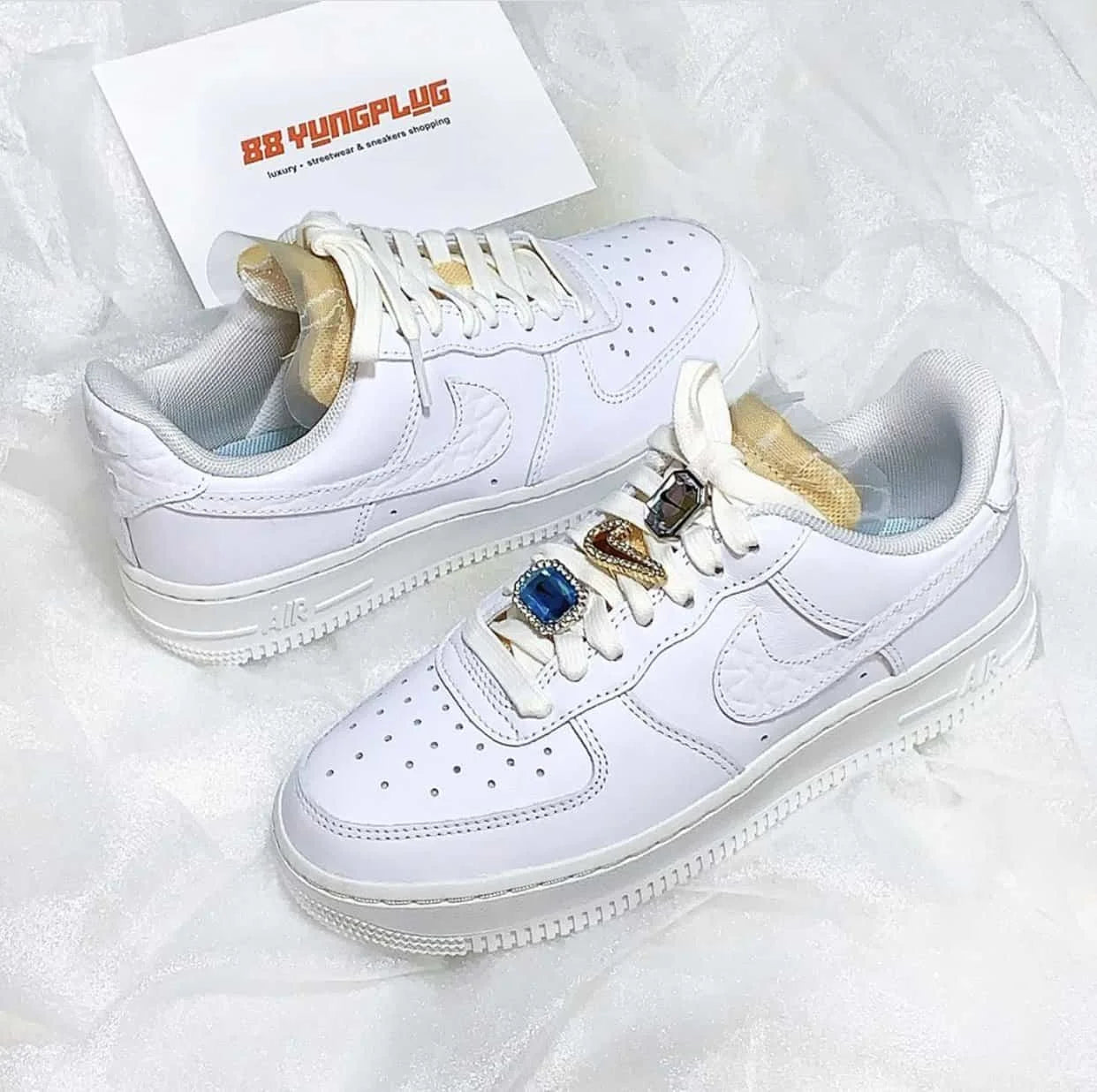 NIKE AIR FORCE 1 BLING