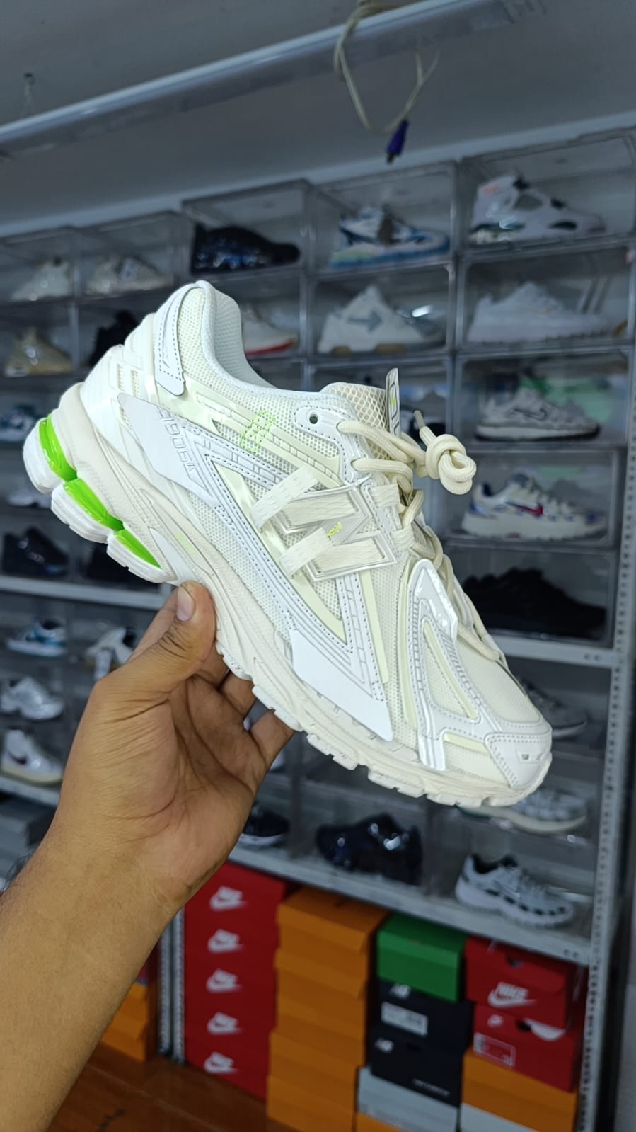 NEW BALANCE 1906A