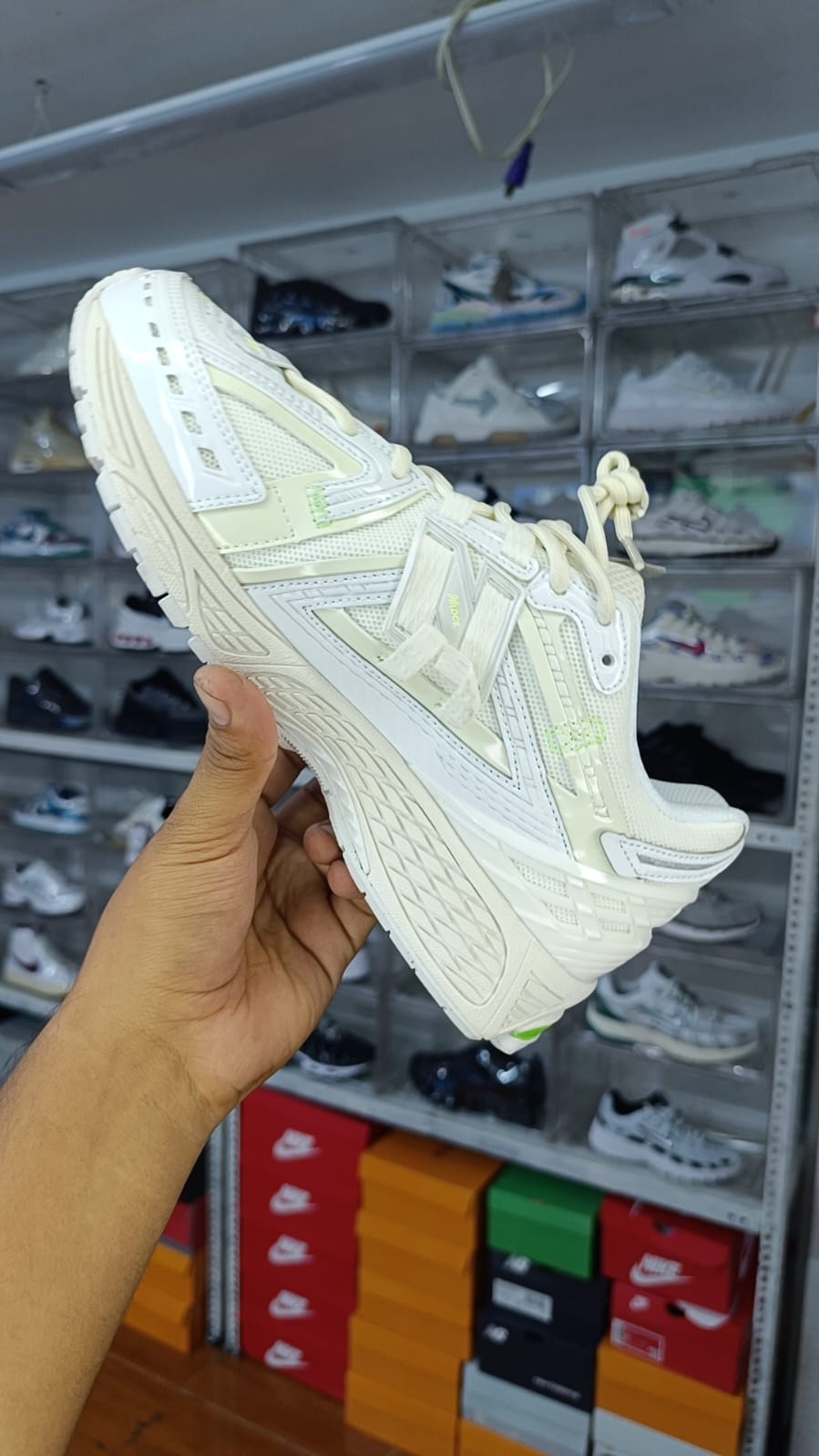 NEW BALANCE 1906A