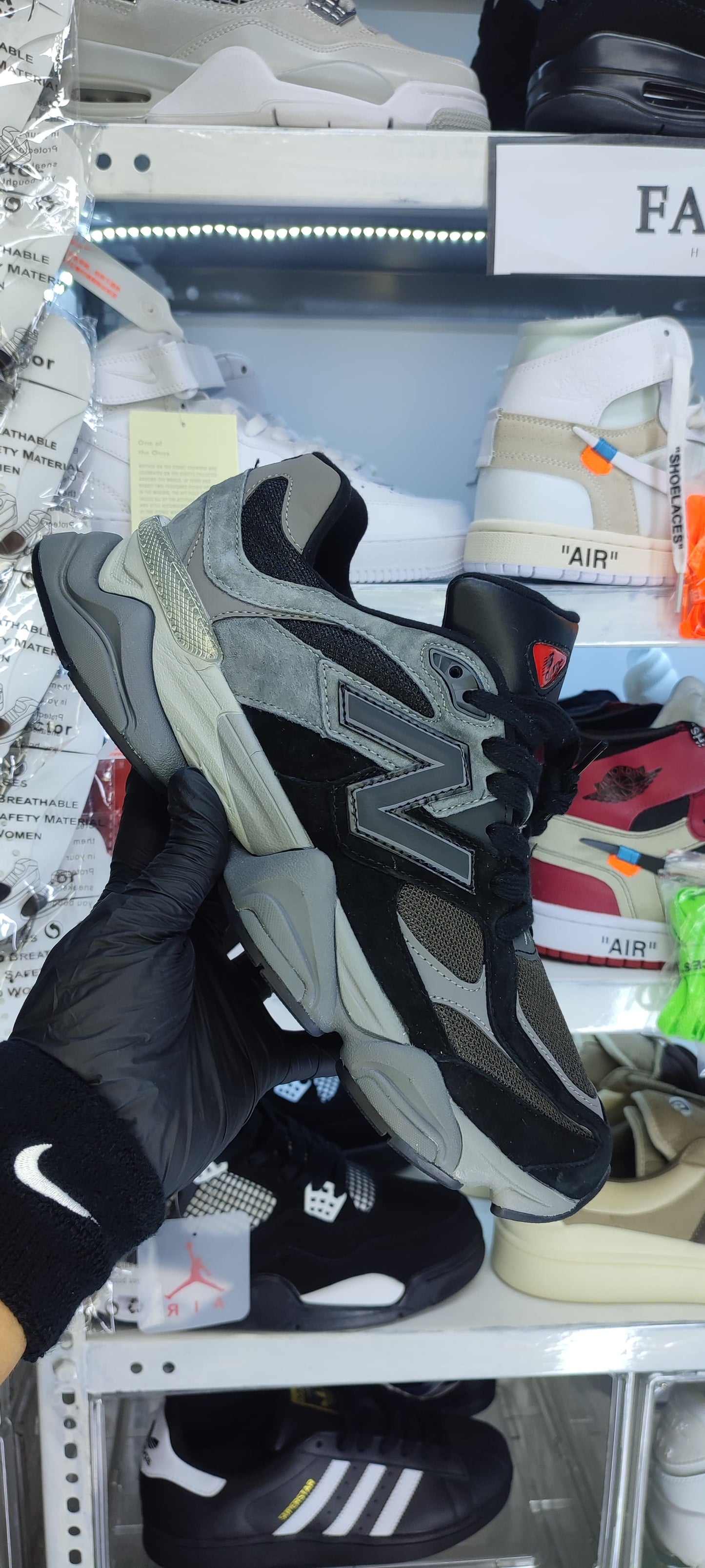 NEW BALANCE 9060