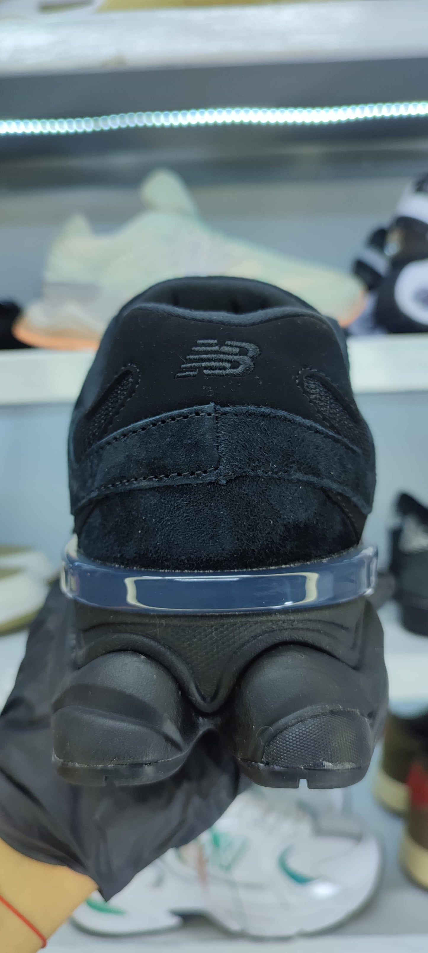 NEW BALANCE 9060 "TRIPLE BLACK