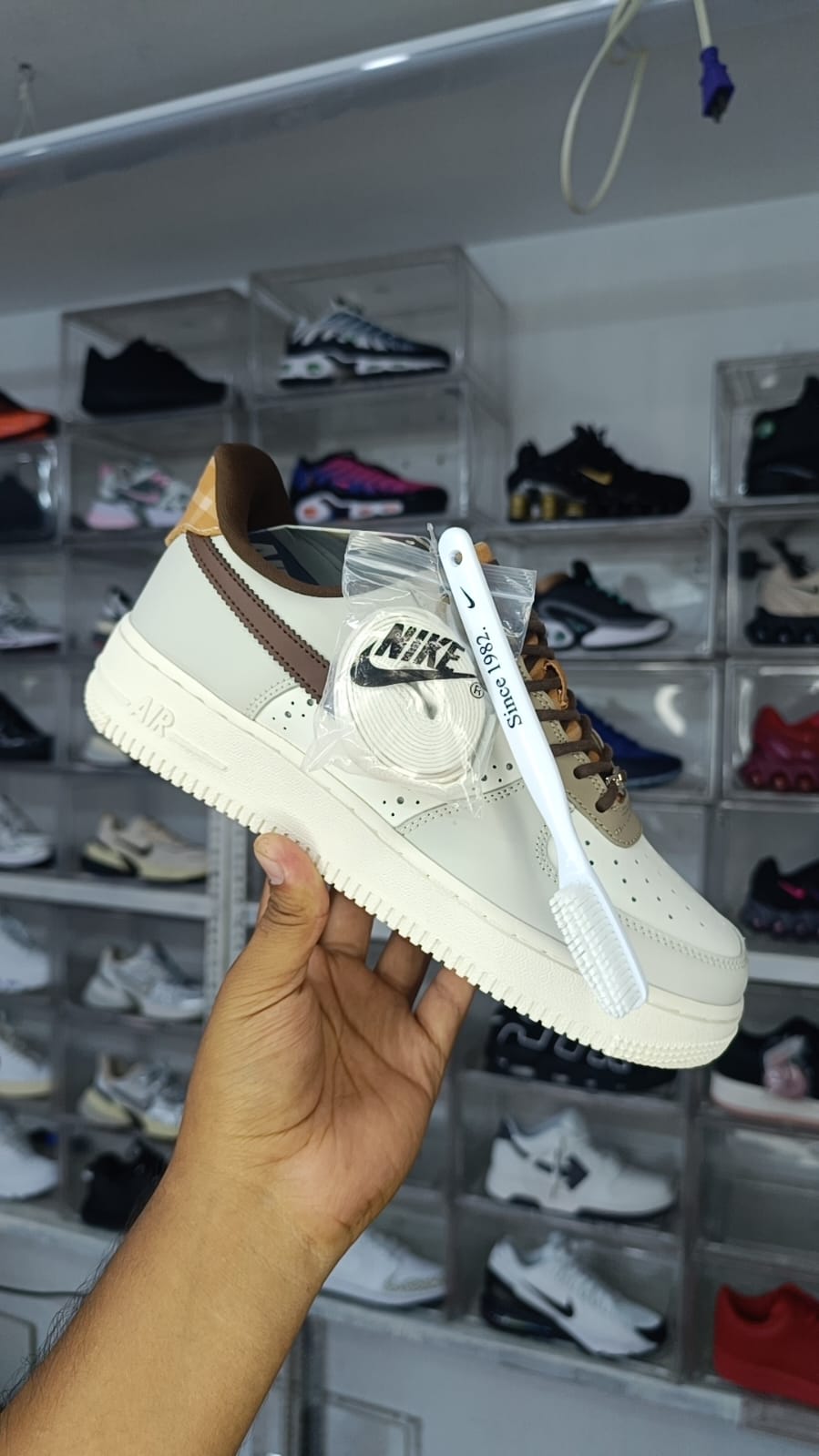 NIKE AIR FORCE 1