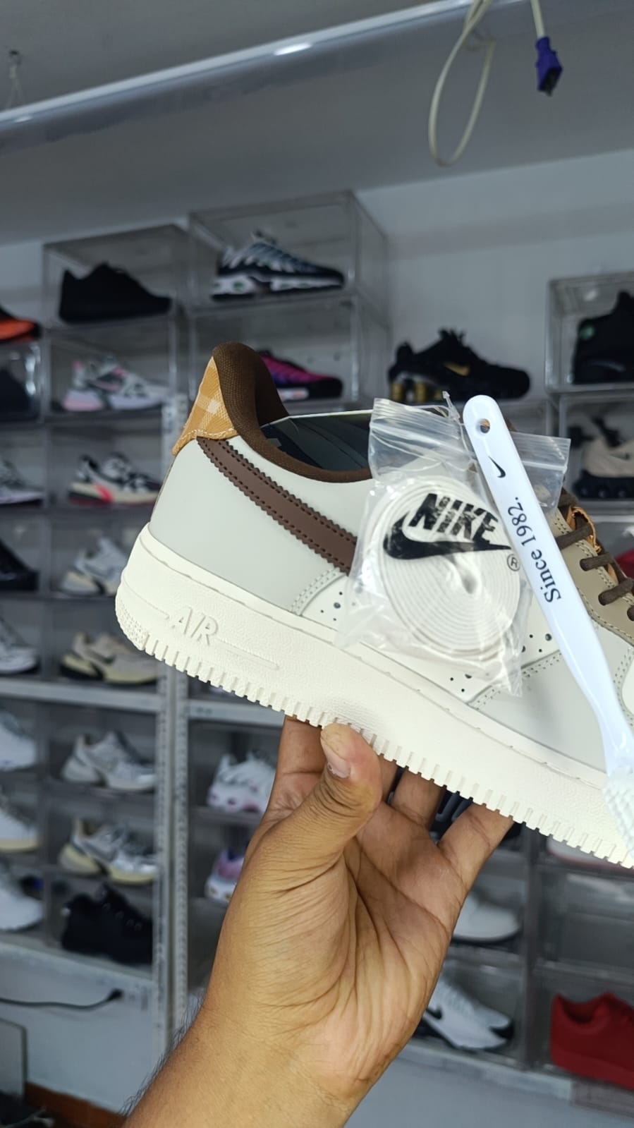 NIKE AIR FORCE 1
