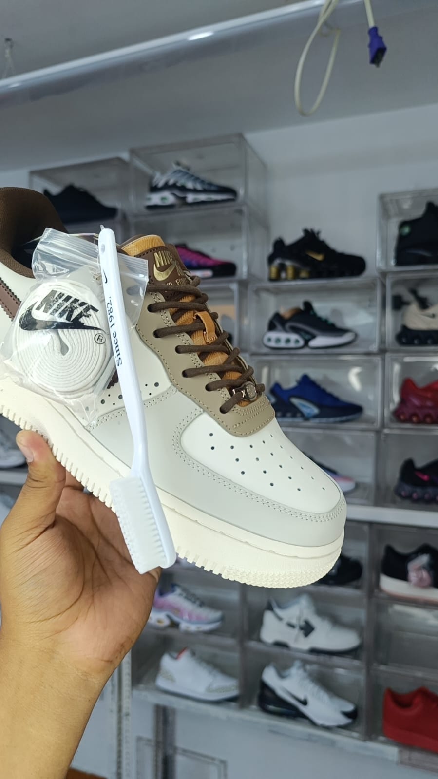 NIKE AIR FORCE 1