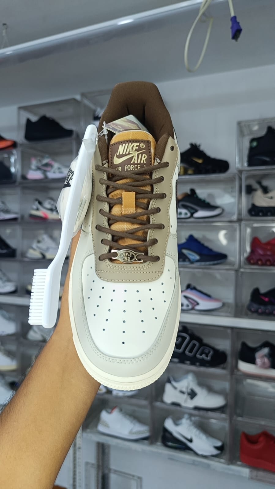 NIKE AIR FORCE 1