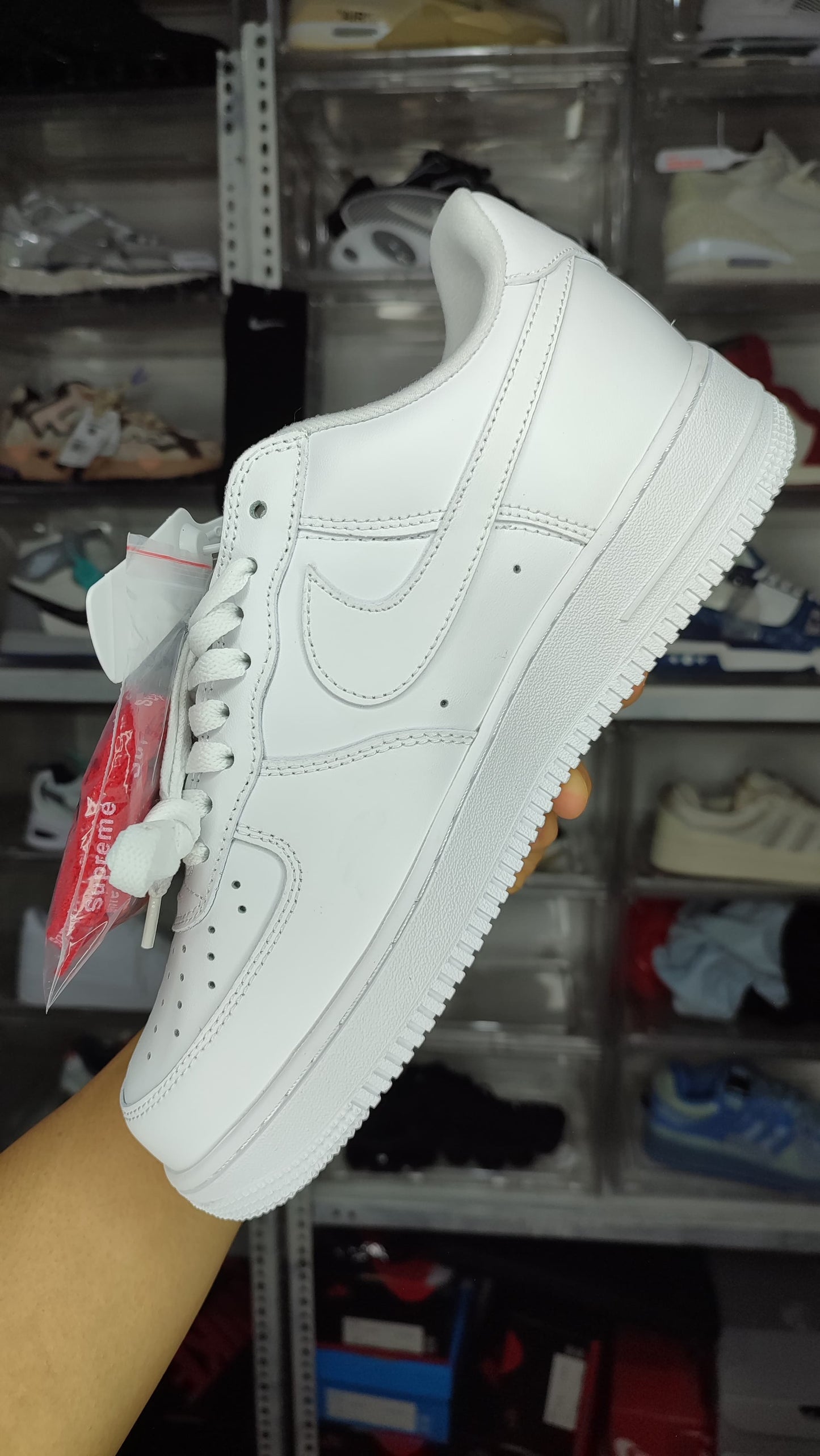 NIKE AIR FORCE 1 SUPREME
