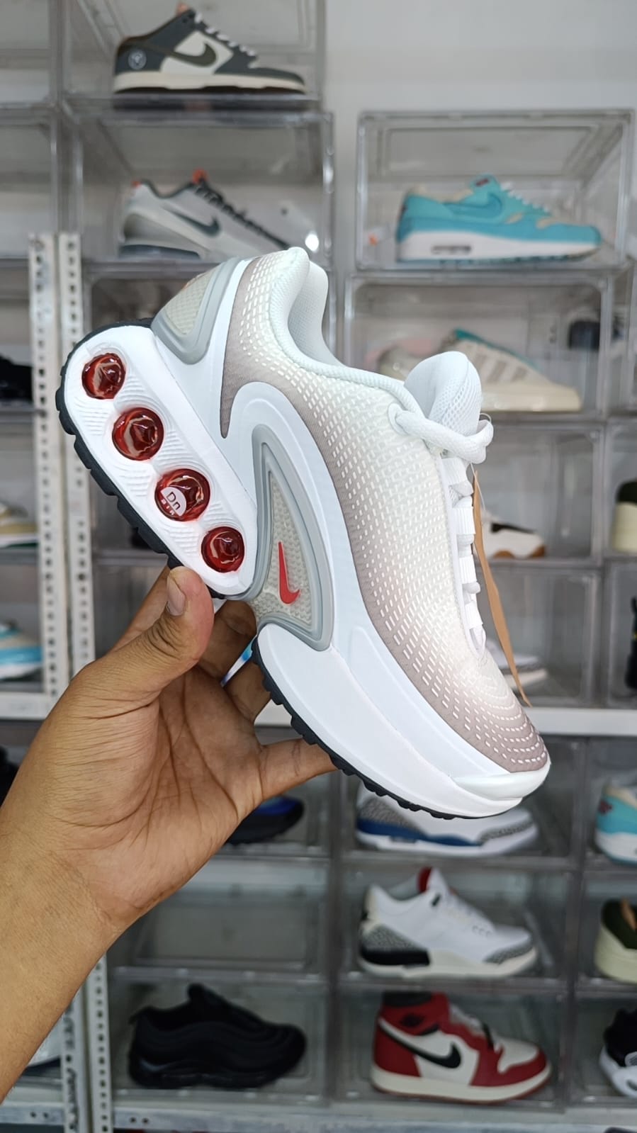 NIKE AIR MAX DN