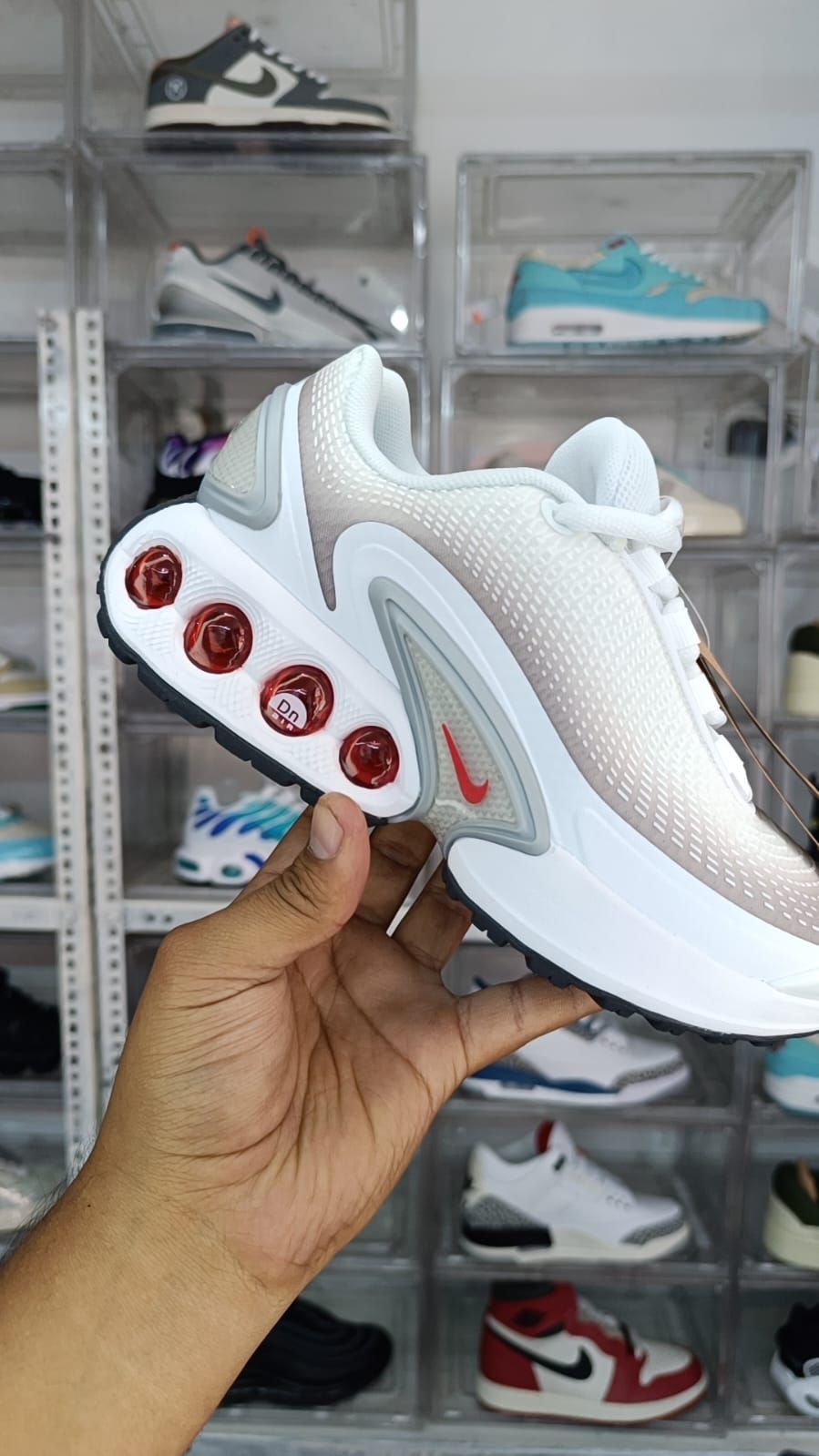 NIKE AIR MAX DN