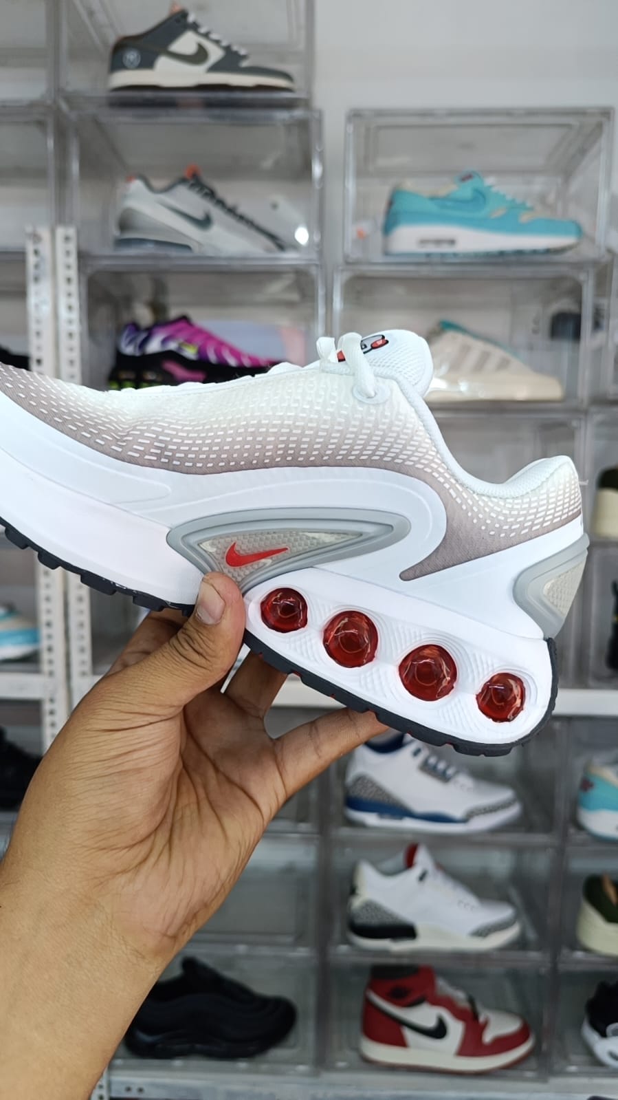 NIKE AIR MAX DN