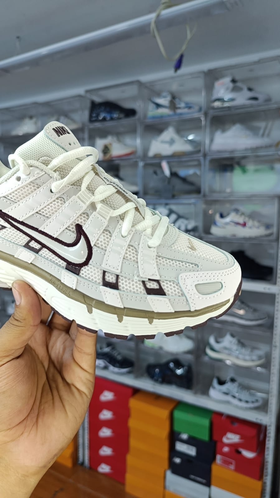 NIKE P6000