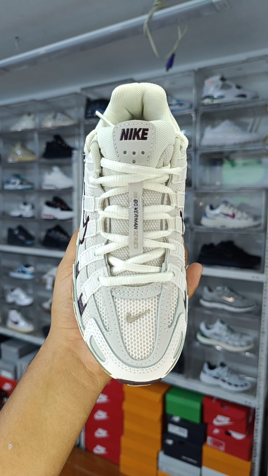 NIKE P6000