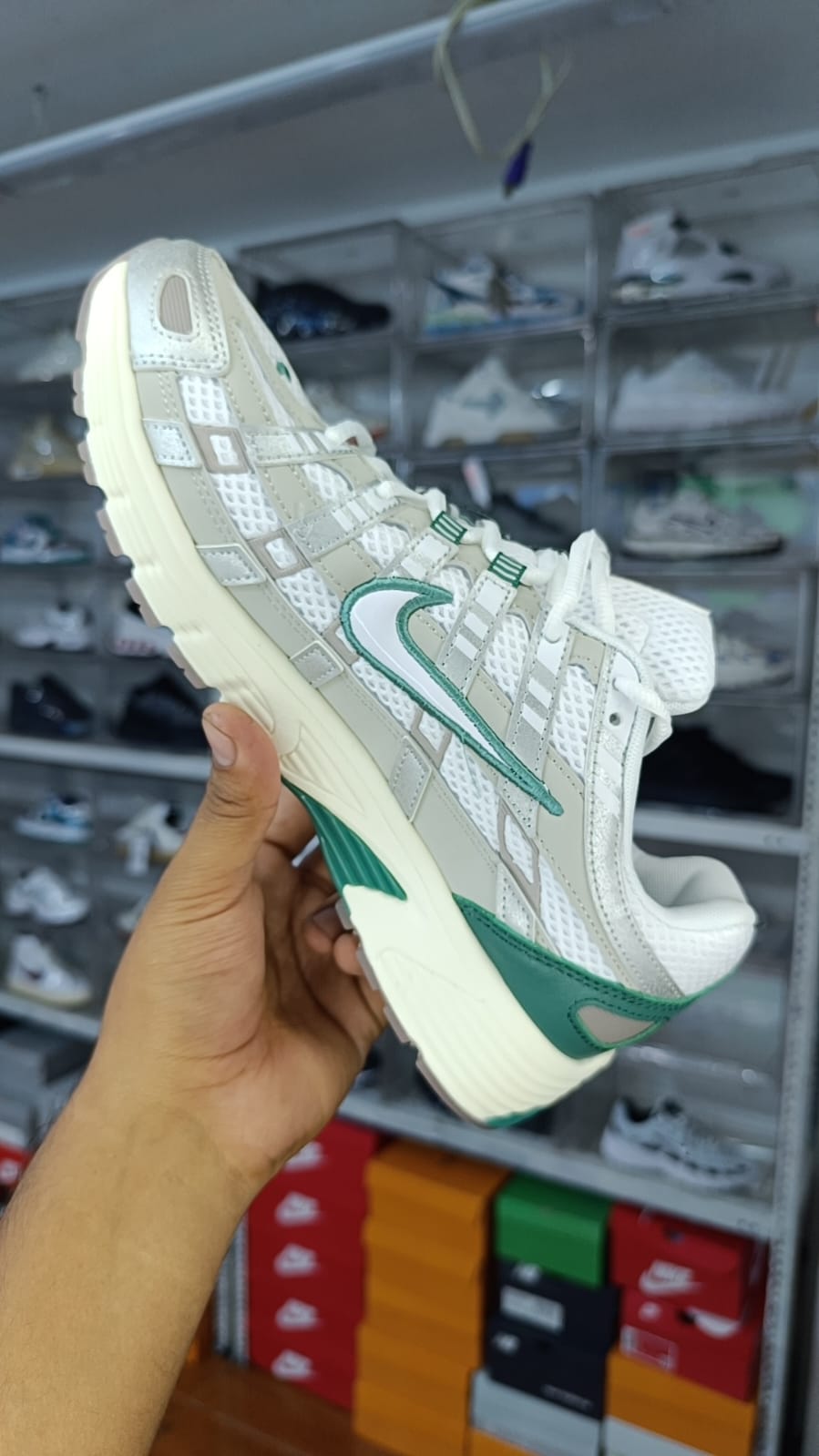 NIKE P6000