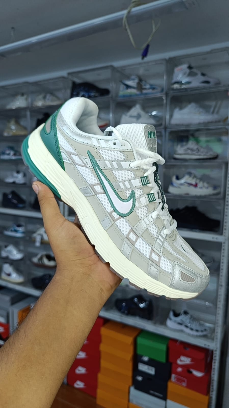 NIKE P6000