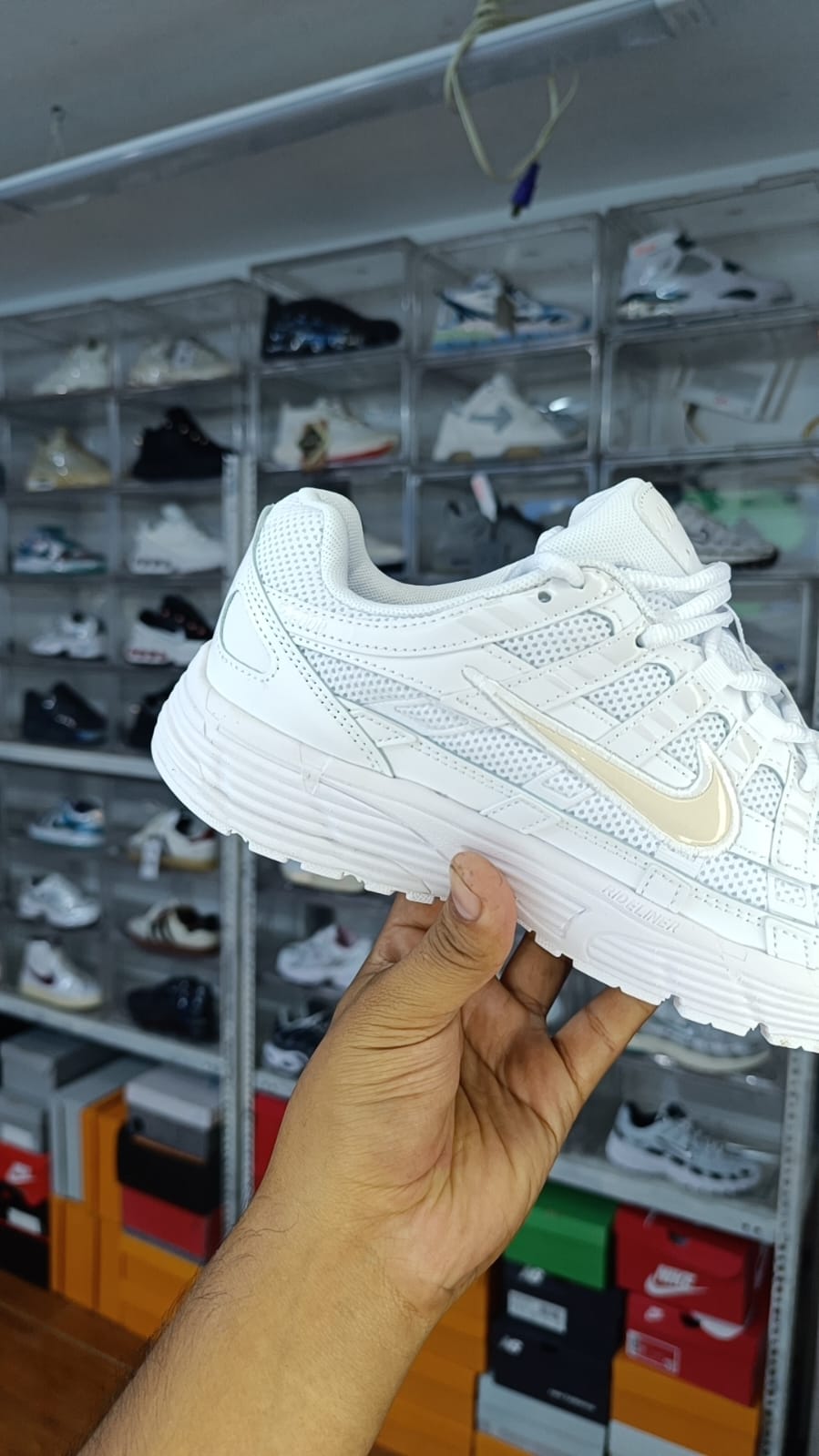 NIKE P6000