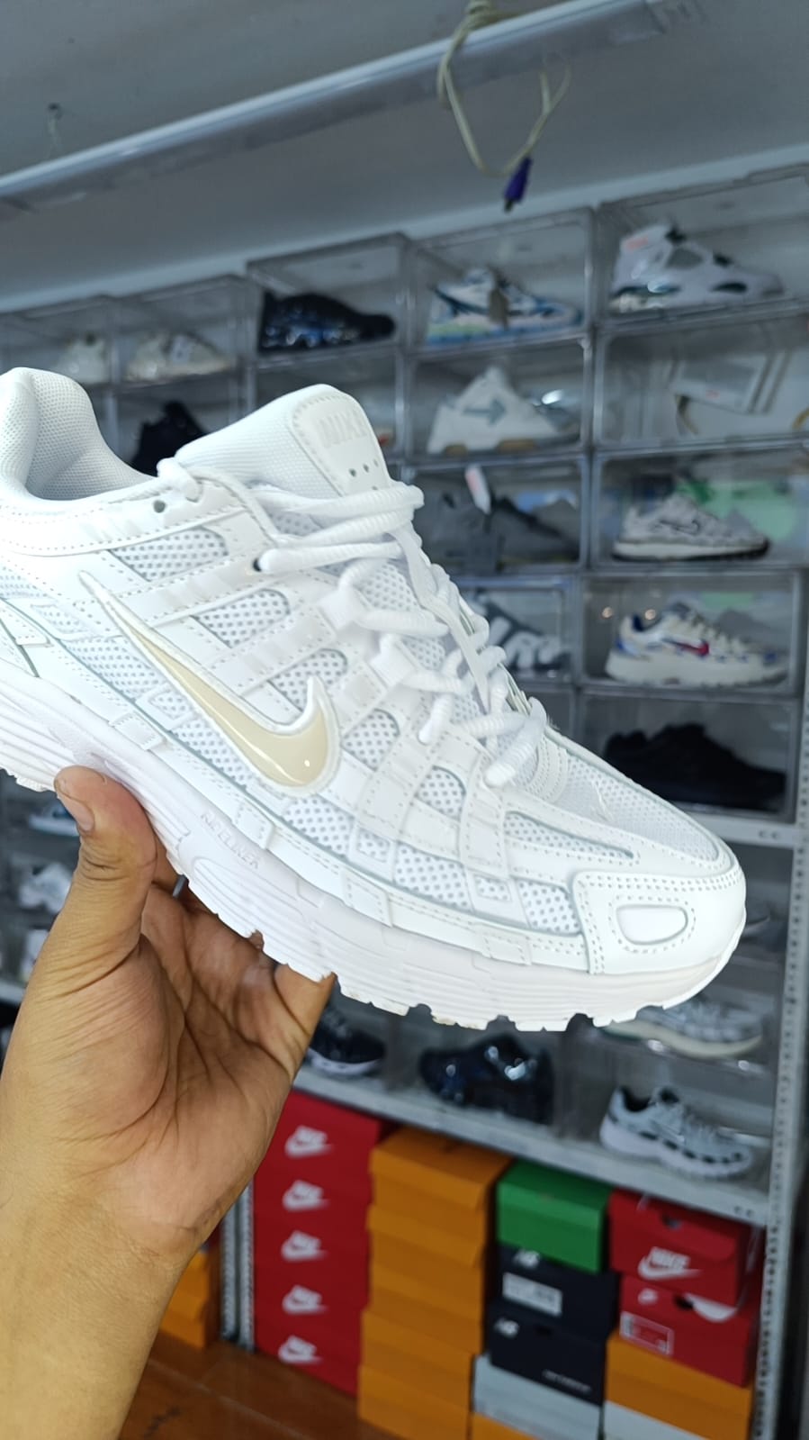NIKE P6000