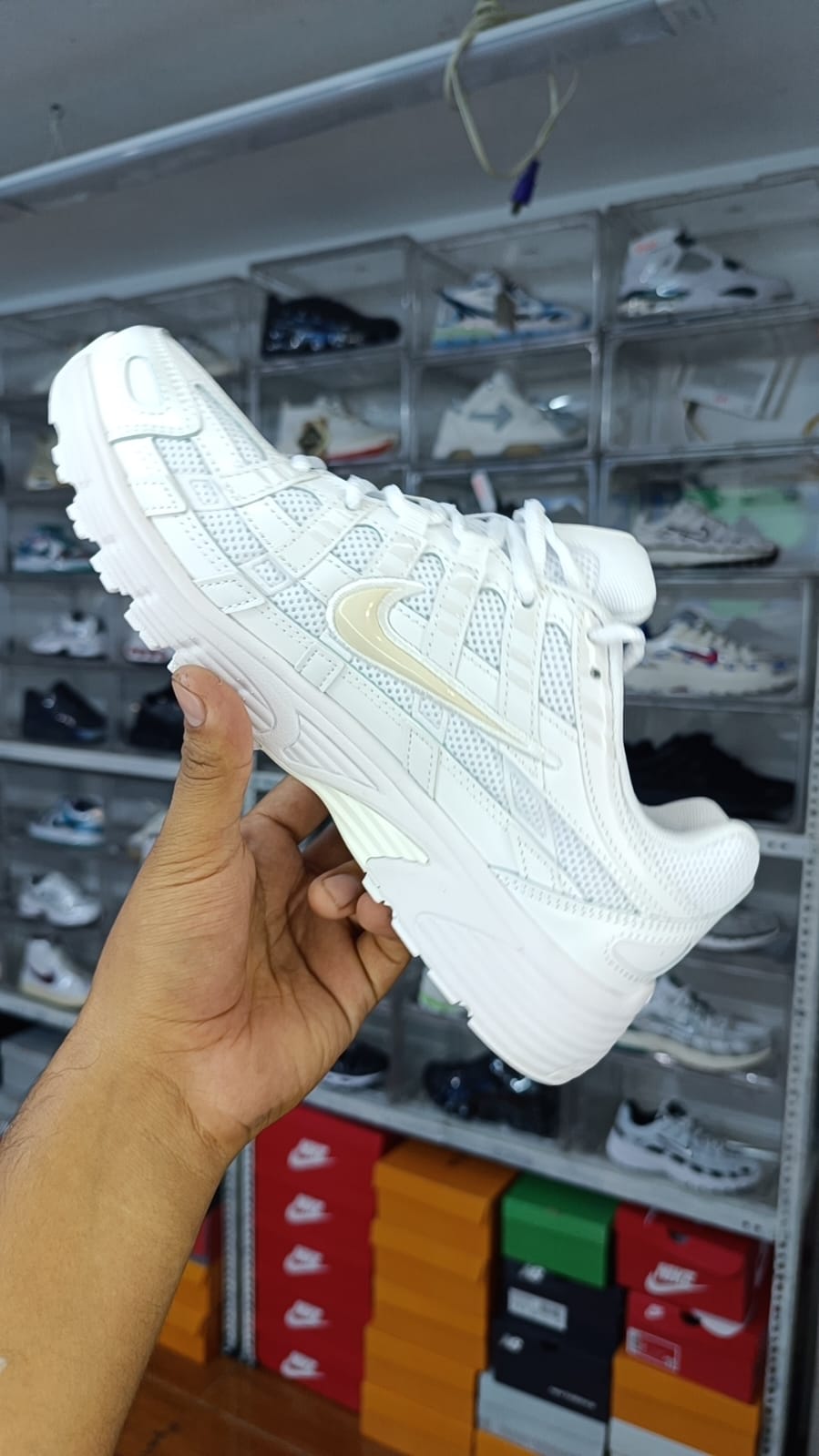 NIKE P6000