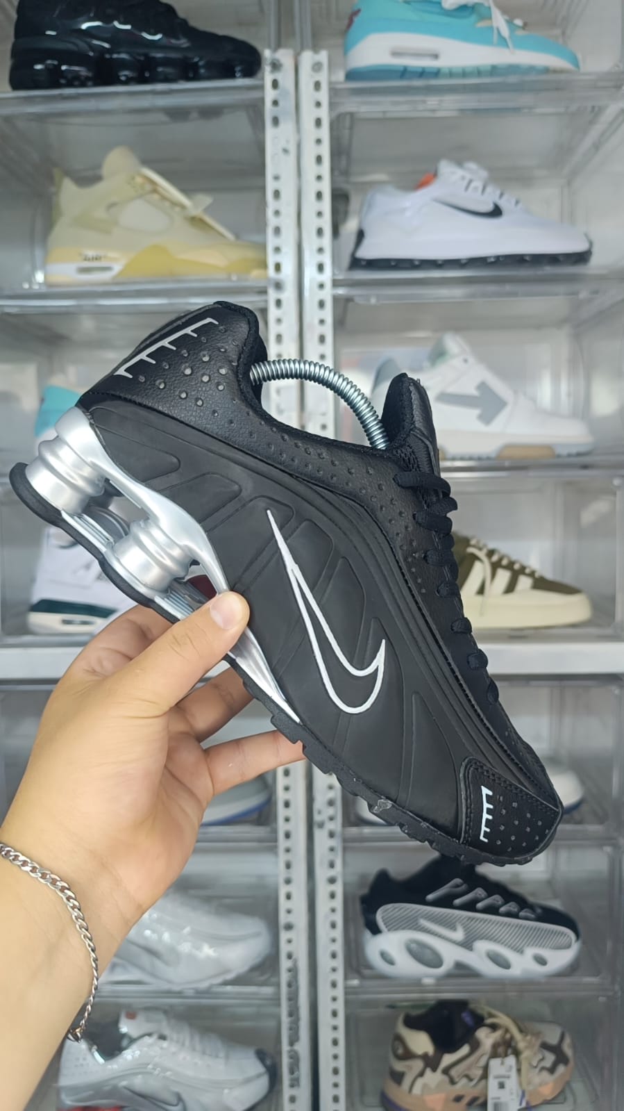 NIKE SHOX R4