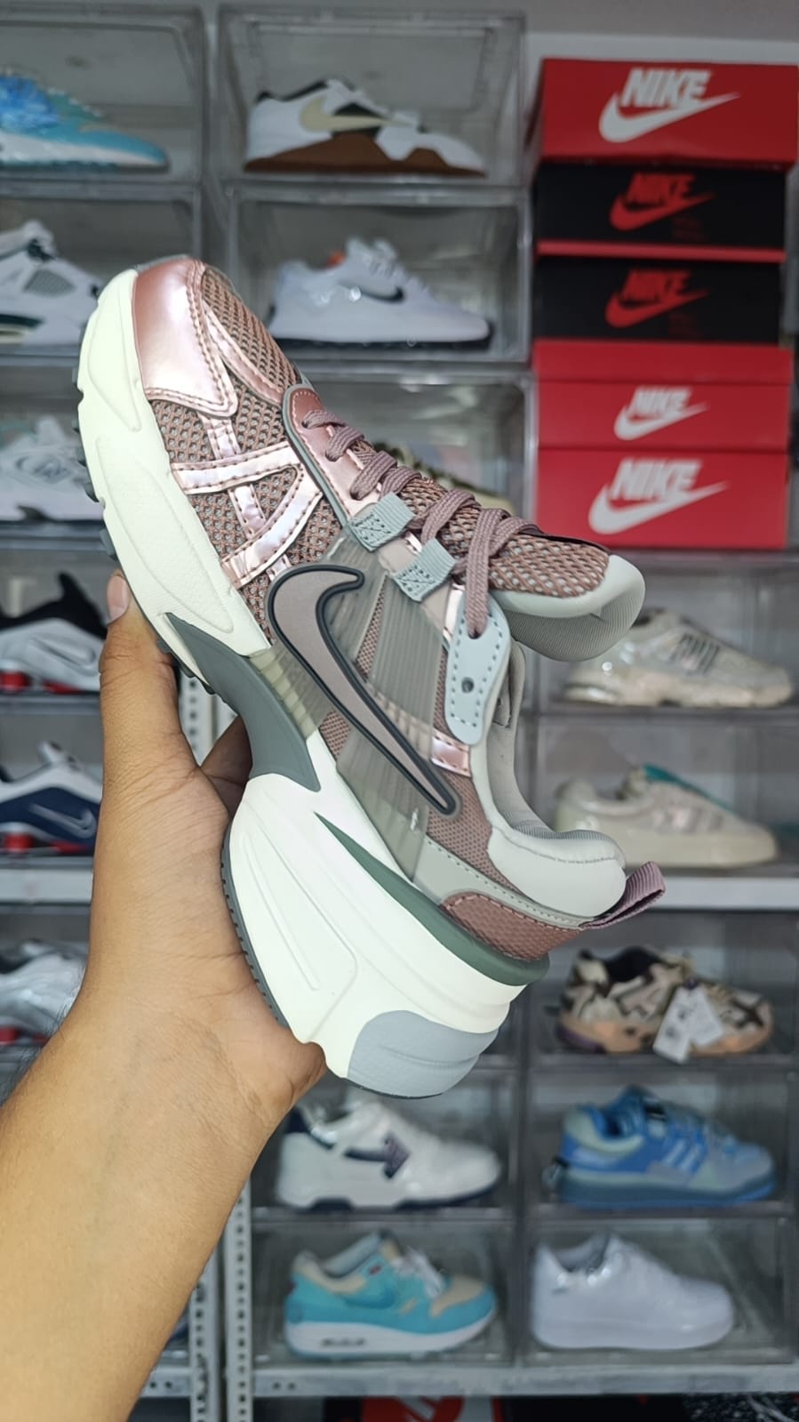 NIKE V2K RUN