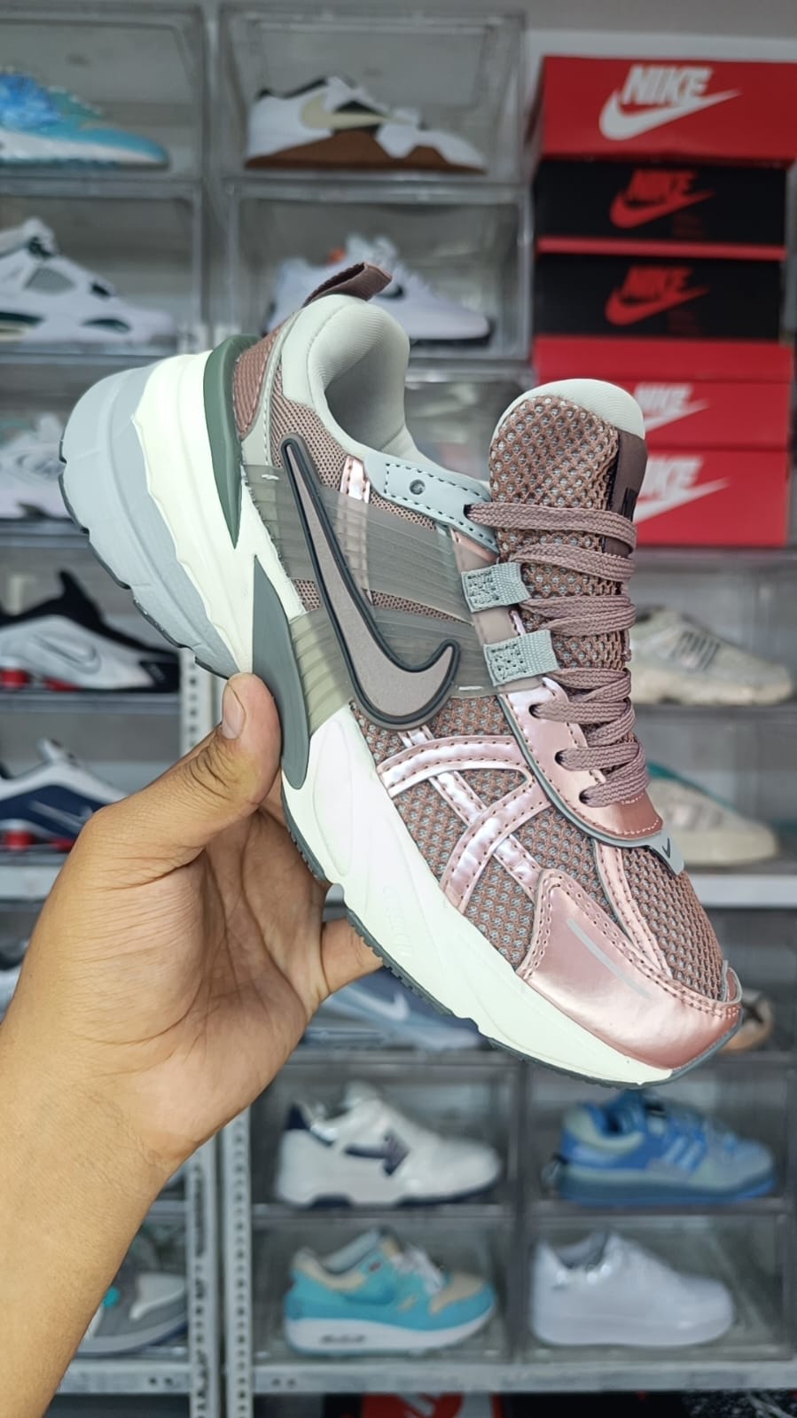 NIKE V2K RUN