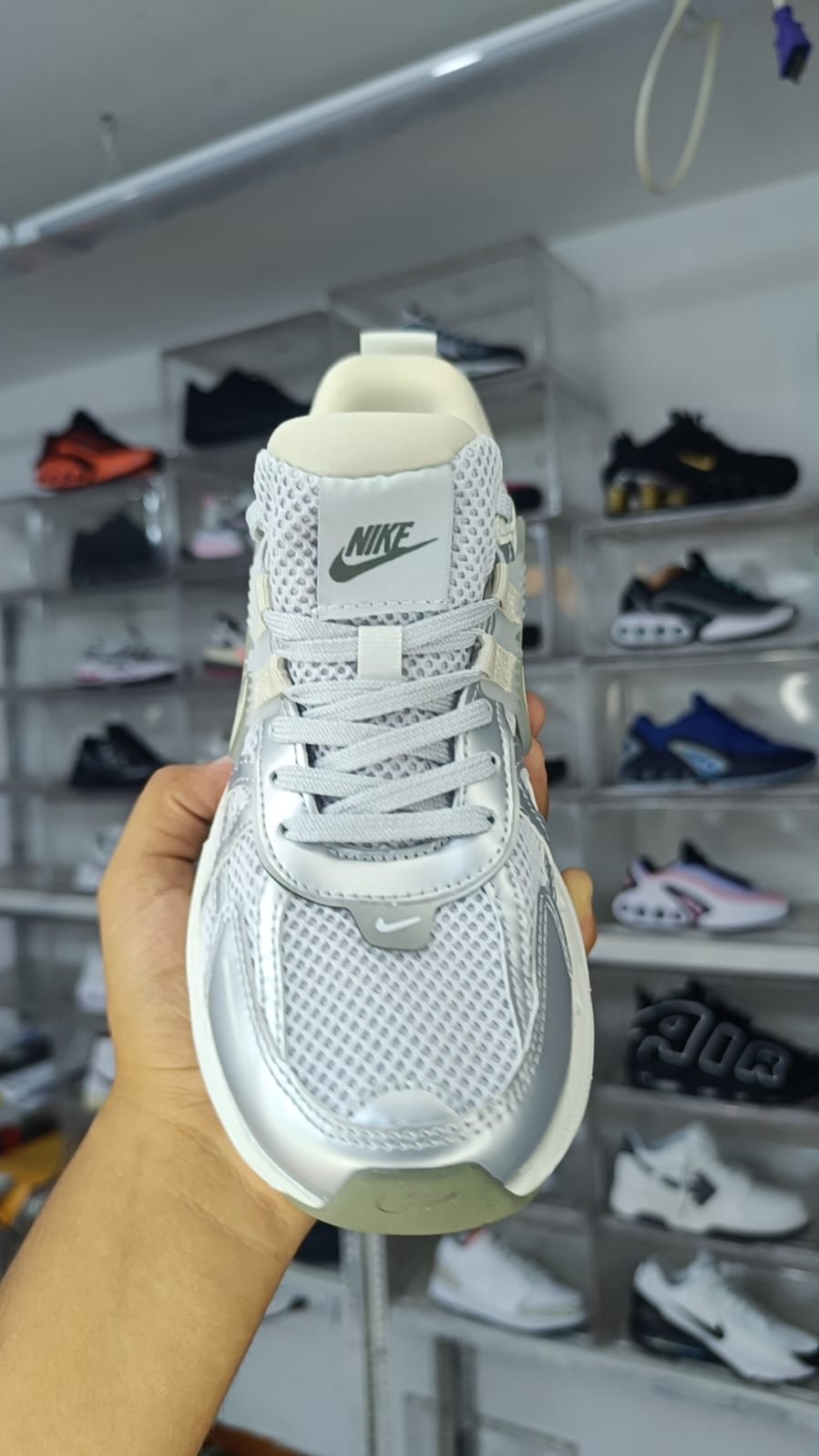 NIKE V2K RUN