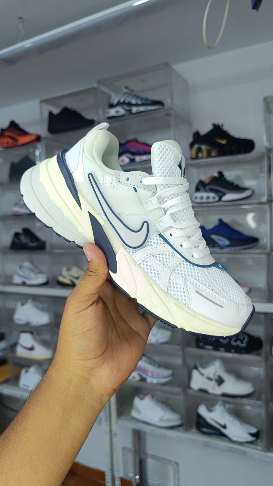 NIKE V2K RUN