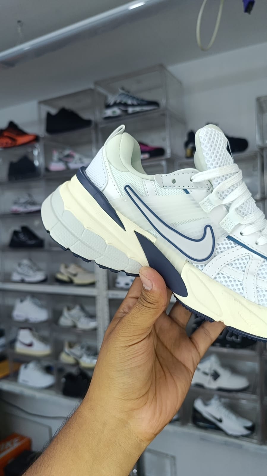 NIKE V2K RUN
