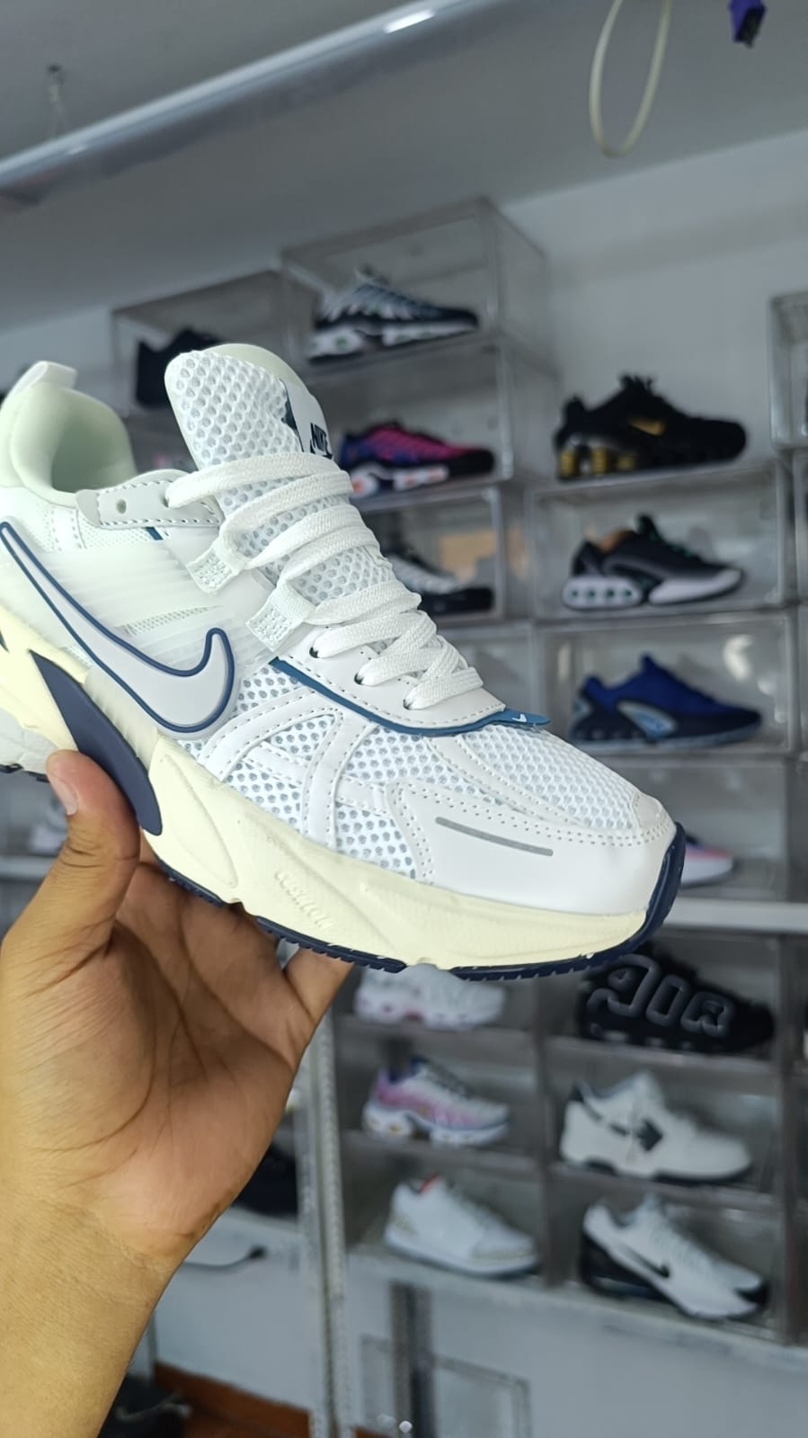 NIKE V2K RUN