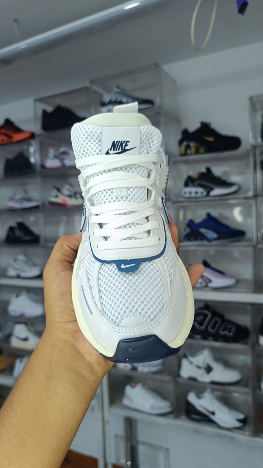 NIKE V2K RUN
