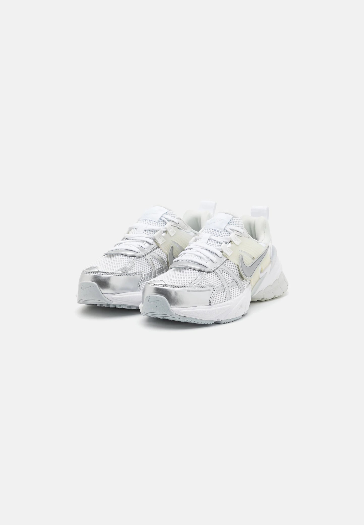 NIKE V2K RUN WHITE