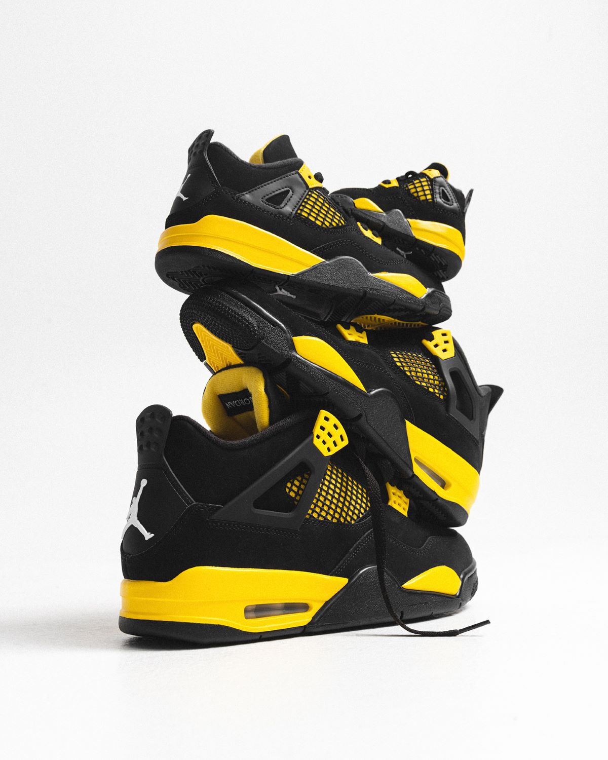 Jordan 4 retro "Thunder"