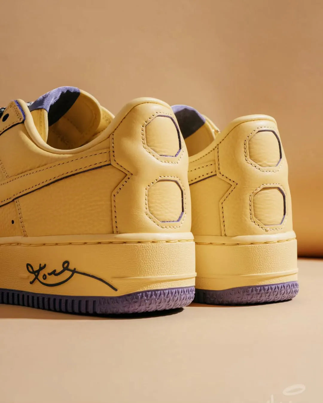 NIKE AIR FORCE 1