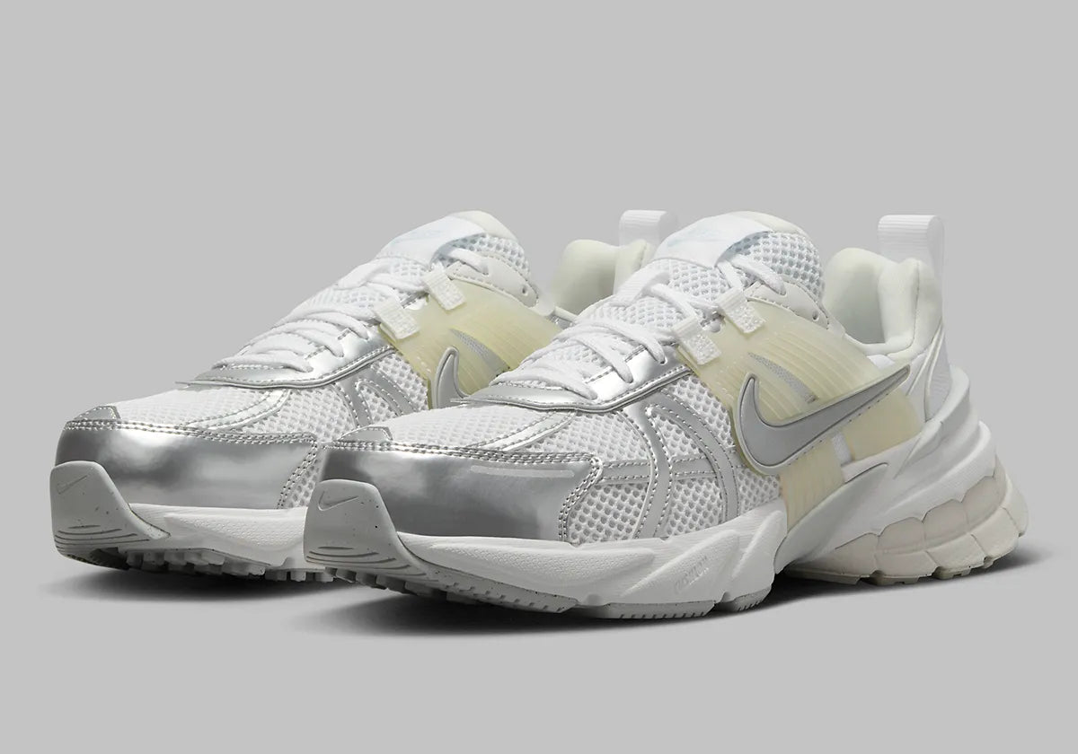 NIKE V2K RUN WHITE