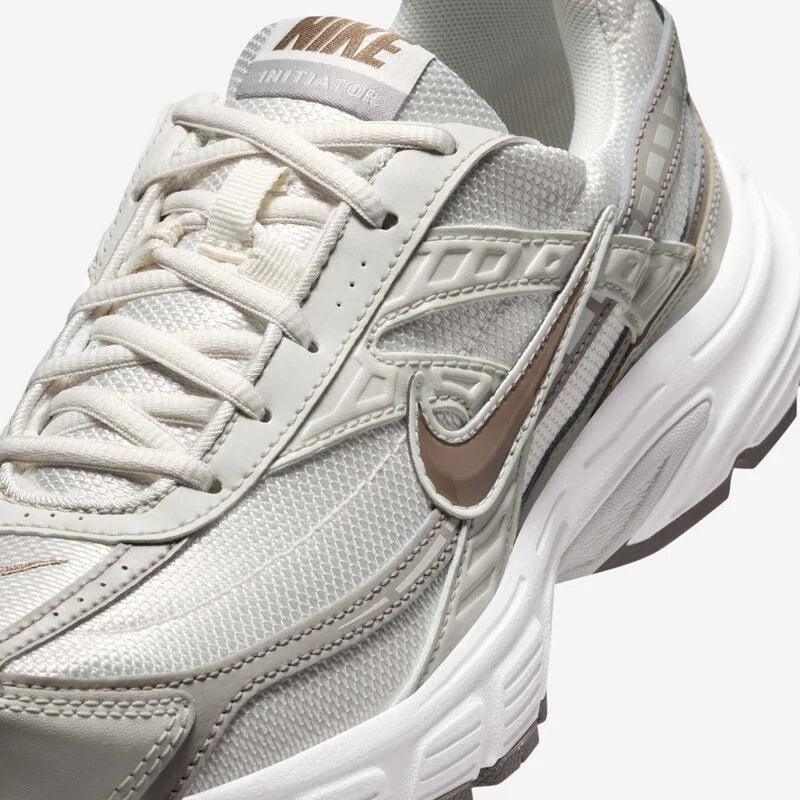 NIKE INIATOR