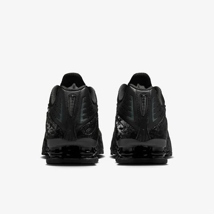 NIKE SHOX R4