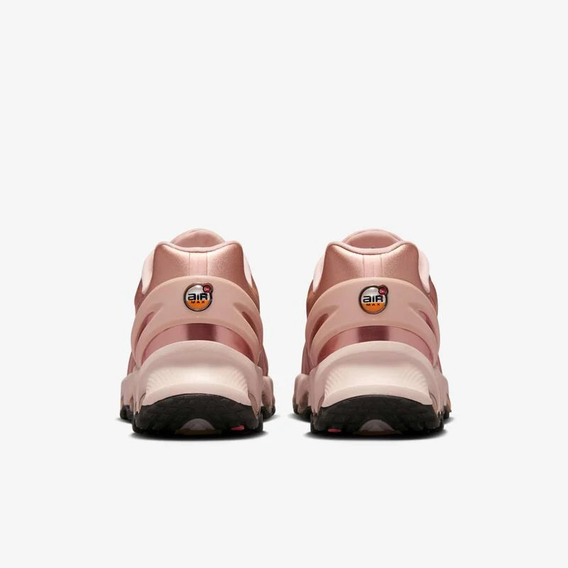 NIKE AIR MAX DN8