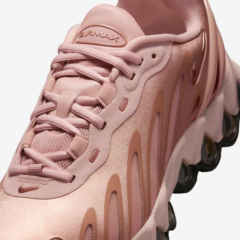 NIKE AIR MAX DN8